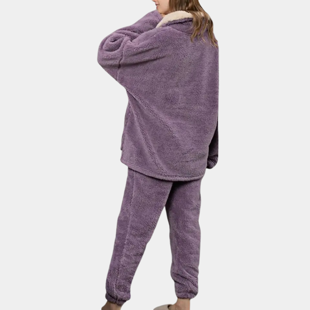 Comfortable and Fluffy Pyjama Set for Women - Perfect for Spring and Summer