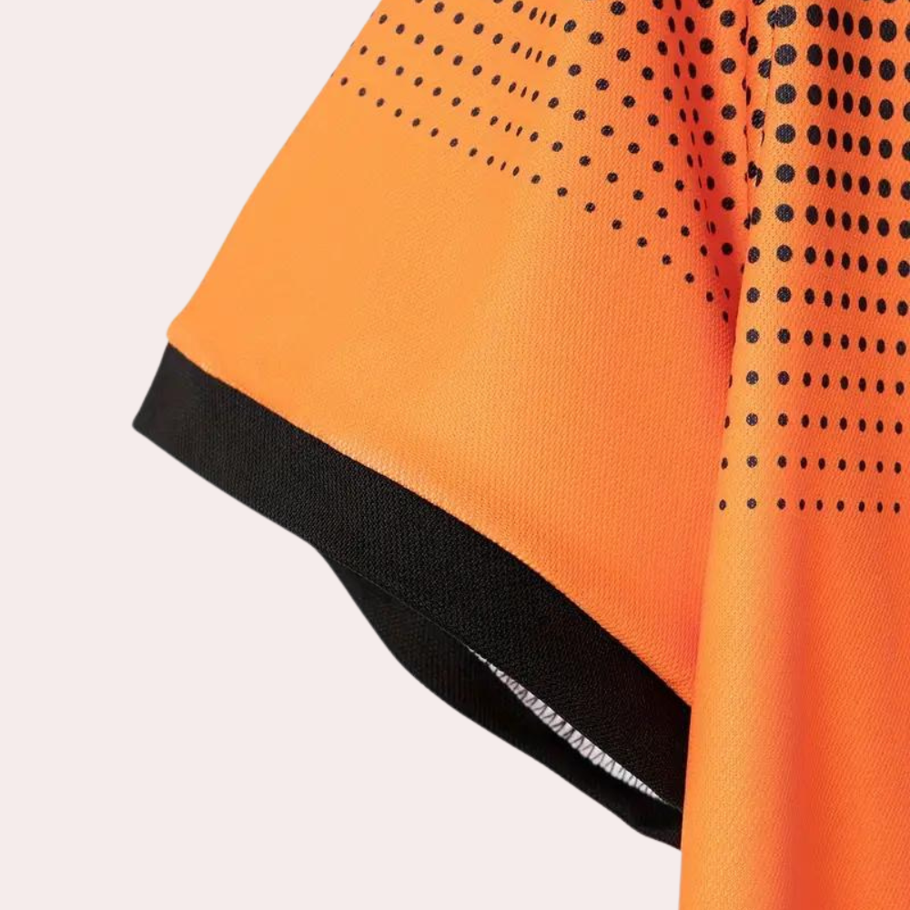 Stylish polo shirt with gradient for men - Perfect for summer