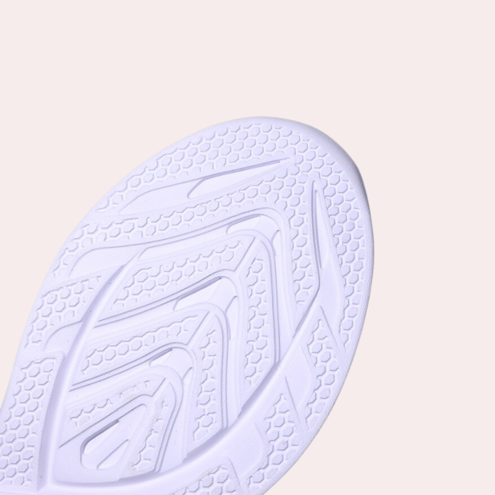 Comfortable and breathable women's trainers for summer