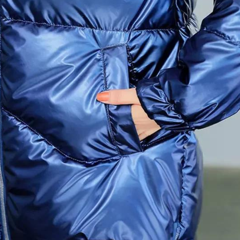 Amelia - Comfortable ladies' coat with warm hood