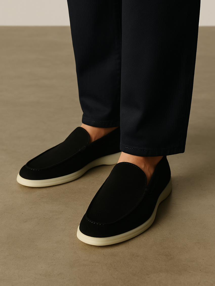 Verfeinerte Wildleder-Slipper – Tiefschwarz