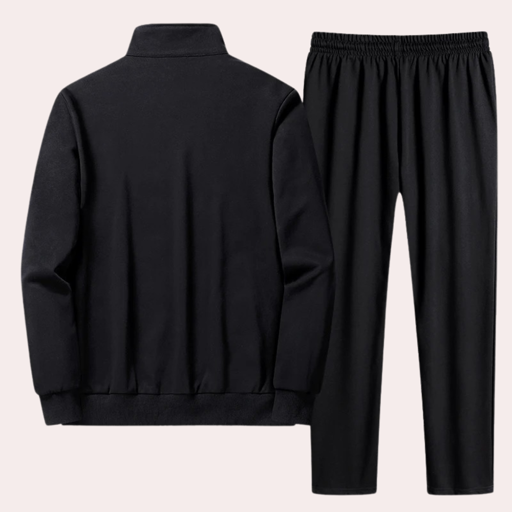 Comfortable men's tracksuit for summer