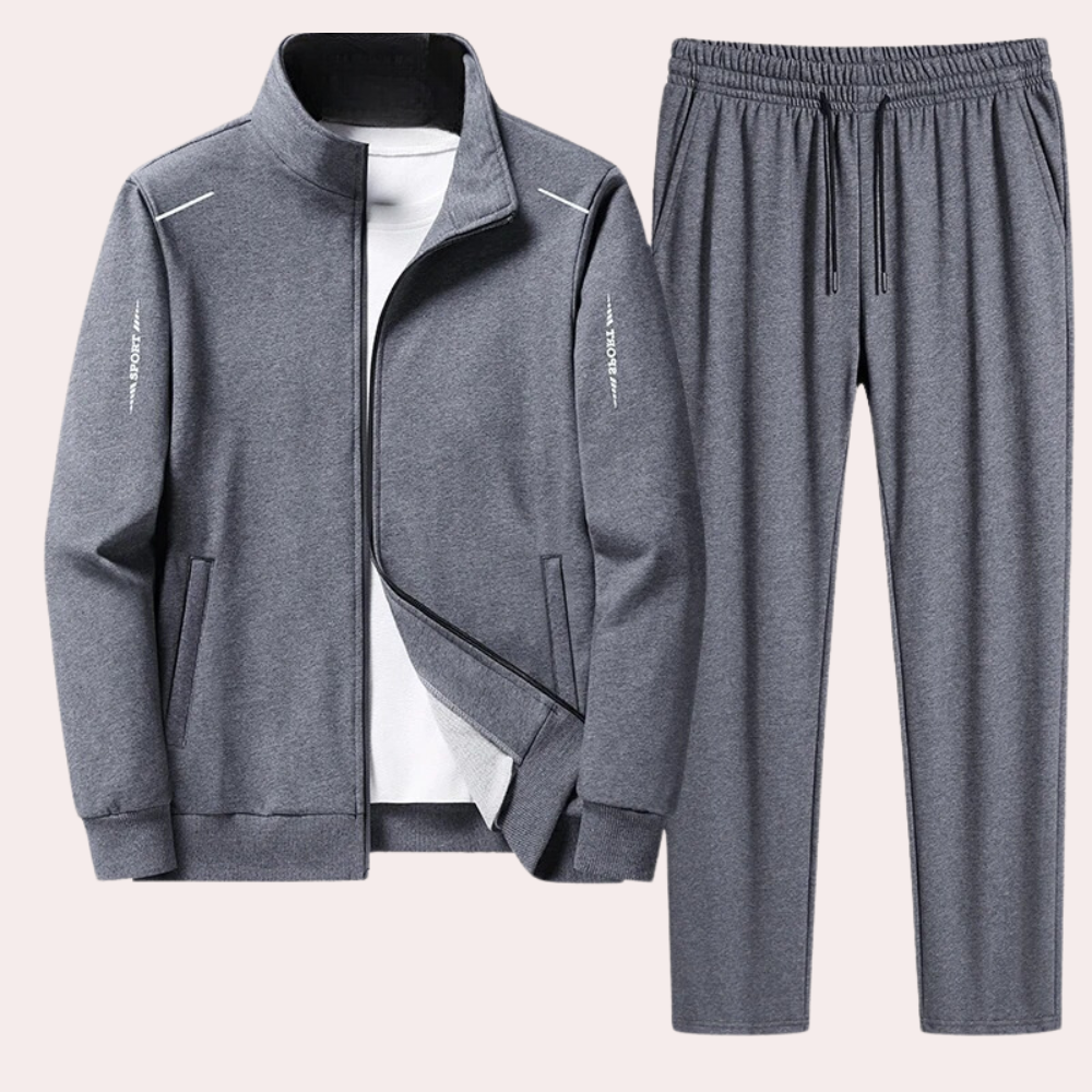 Comfortable men's tracksuit for summer