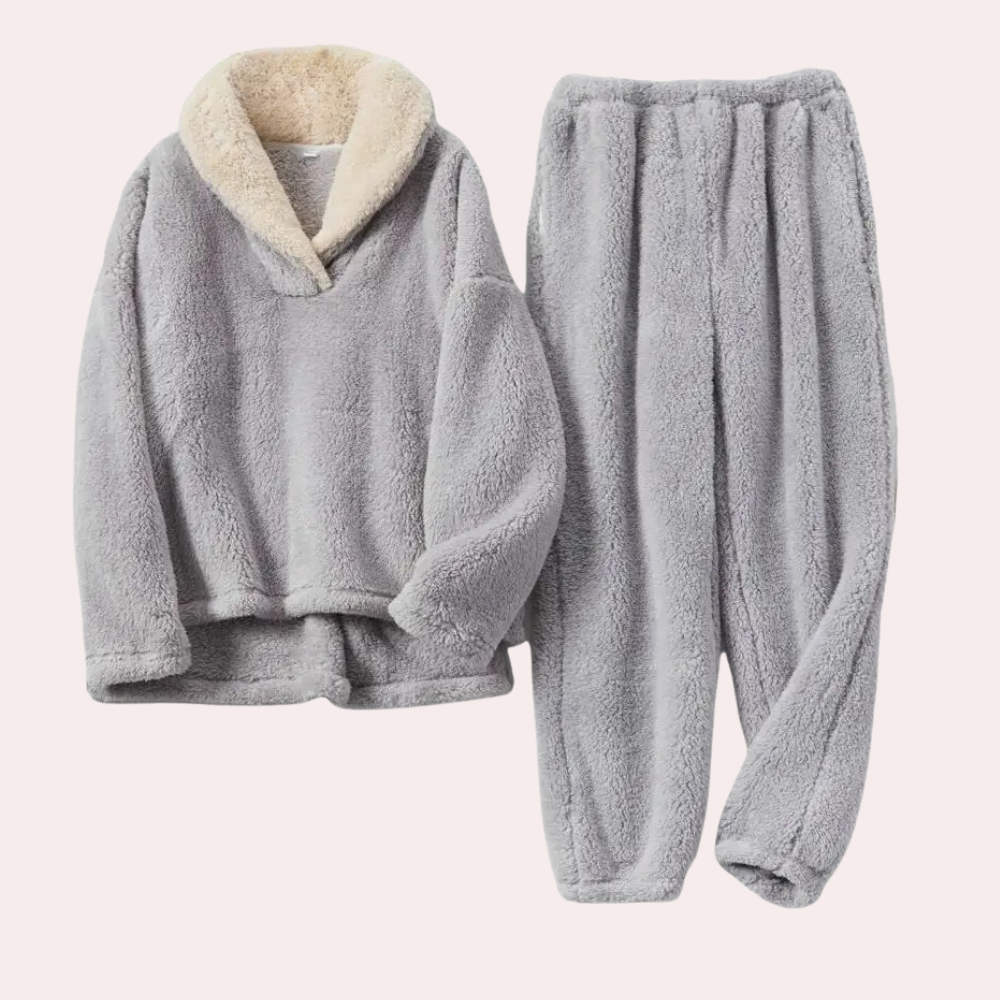 Comfortable and Fluffy Pyjama Set for Women - Perfect for Spring and Summer