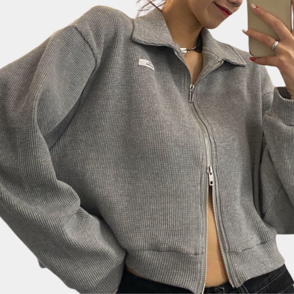 Short ladies' jacket with zip for summer