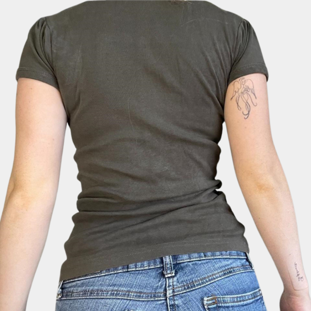 Casual women's top with short sleeves for summer
