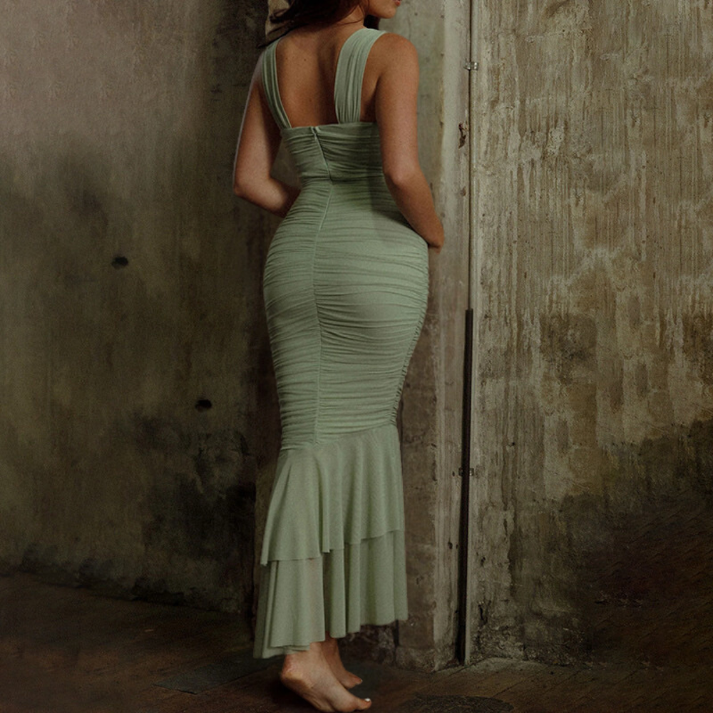 Aleksandra - Stylish and form-fitting maxi dress for women, perfect for summer
